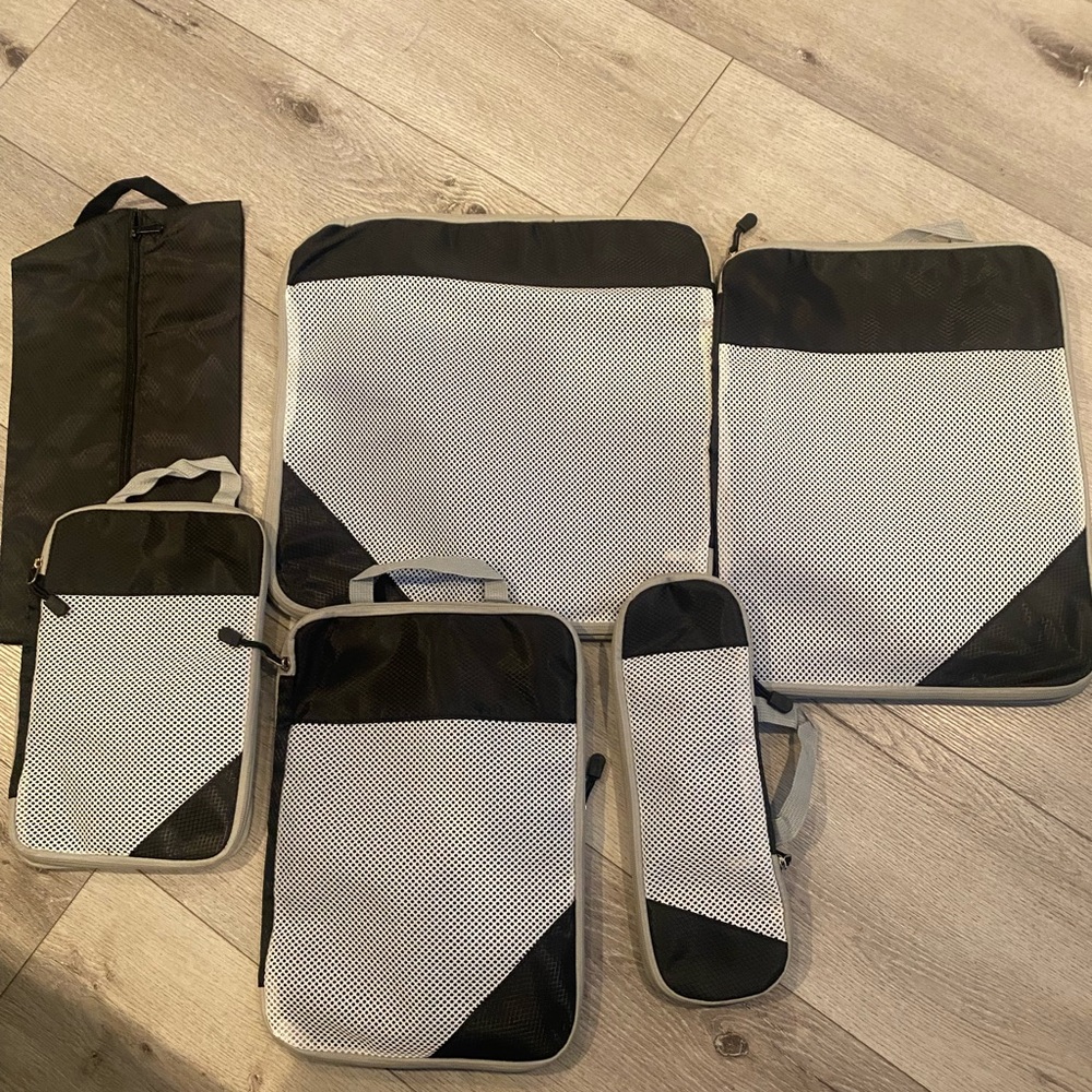 Black and White Garment Bags Set